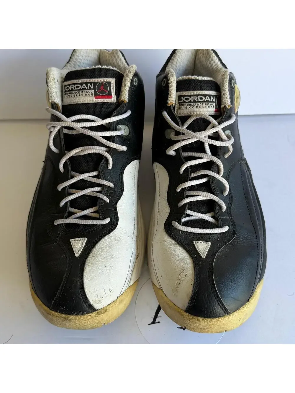 Jordan Basketball Team Shoes Men's Size 9.5 Black/White Used - Good